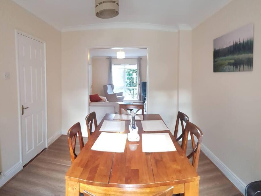 3 Bedroom 3 Bathroom House, Dublin Lucan Luaran gambar